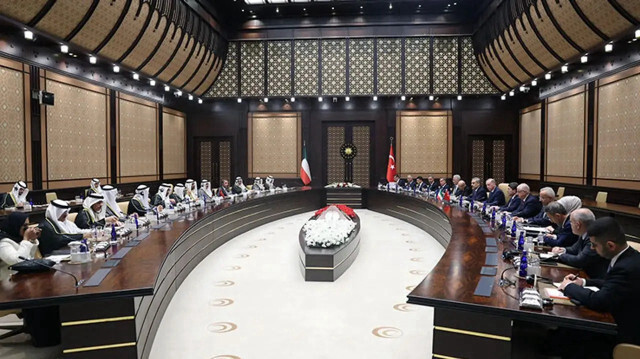 الرئيس أردوغان يقيم مأدبة عشاء على شرف أمير الكويت