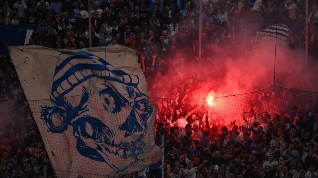 Les supporters marseillais lors du match de football aller de la demi-finale de la Ligue Europa entre l'Olympique de Marseille (OM) et l'Atalanta, au Stade Vélodrome, le 2 mai 2024.