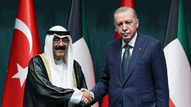 أمير الكويت يشكر تركيا على تقليده "وسام الدولة"