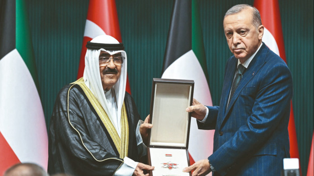 Erdoğan Es-Sabah'a Devlet Nişanı tevcih etti.