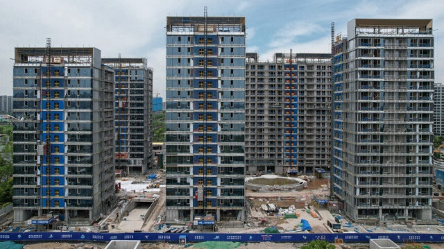 Les immeubles résidentiels en construction par le promoteur immobilier chinois Vanke à Hangzhou, dans la province du Zhejiang, dans l'est de la Chine, le 9 mai 2024.