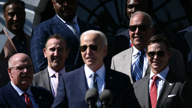 Le président américain Joe Biden s'exprimant lors d'une célébration pour les Kansas City Chiefs, champions du Super Bowl 2024, sur la pelouse sud de la Maison Blanche à Washington, DC, le 31 mai 2024.