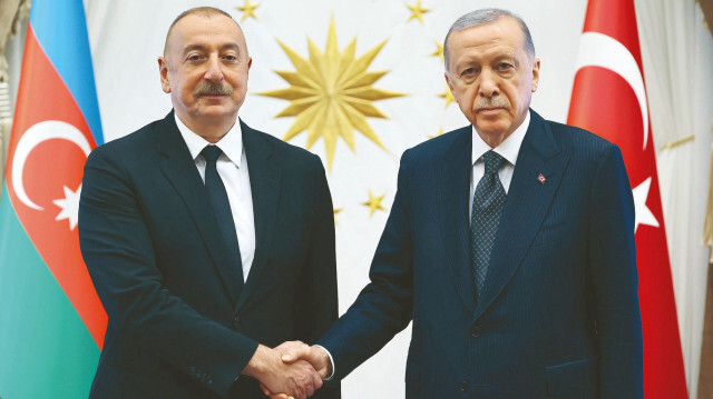 Cumhurbaşkanı Erdoğan, Türkiye’ye gelen Azerbaycan Cumhurbaşkanı Aliyev’i ağırladı.