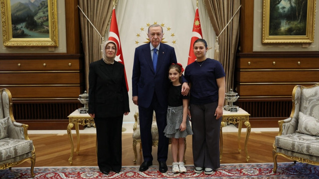 Cumhurbaşkanı Erdoğan, Ayşe Ateş ve kızlarını kabul etti.