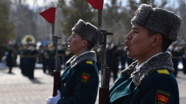Des soldats kirghizes.