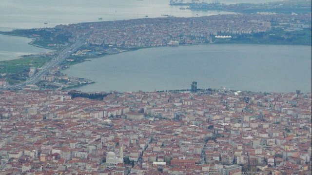 İstanbul Küçükçekmece'de bina mı çöktü?