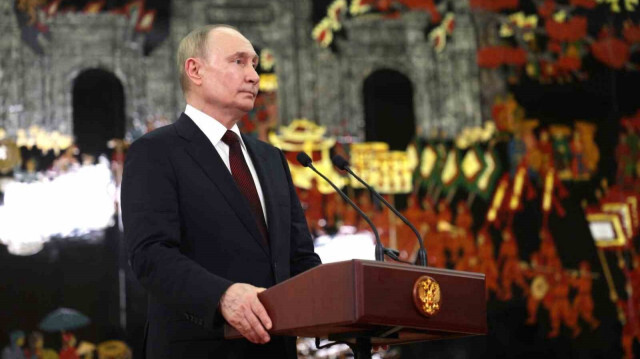 Rusya Devlet Başkanı Vladimir Putin Hanoi'de basın toplantısı düzenledi. 
