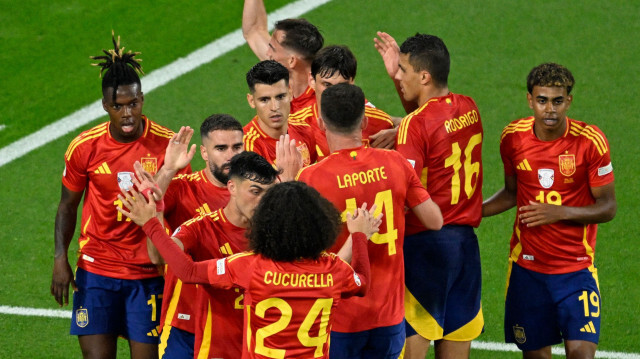 İspanyol futbolcuların gol sevinci.