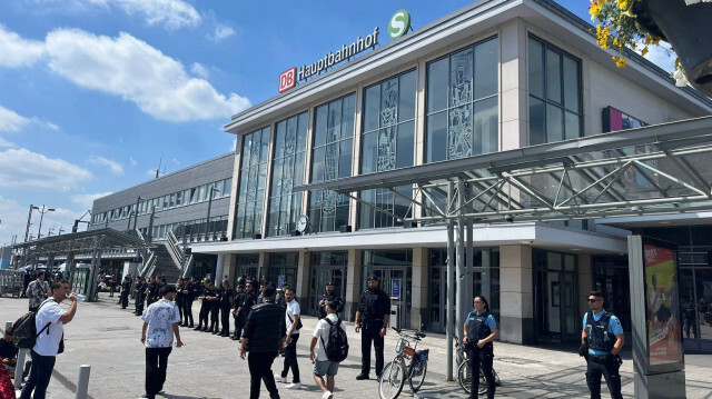 Dortmund tren istasyonu tamamen kapatıldı.