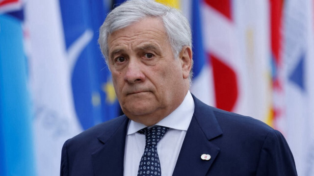 Le ministre italien des affaires étrangères, Antonio Tajani, arrive pour participer à un sommet sur la paix en Ukraine dans la luxueuse station de Burgenstock, près de Lucerne, en Suisse centrale, le 15 juin 2024.