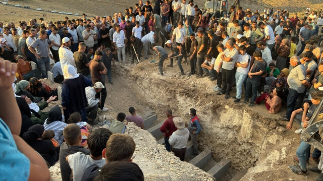 Mardin'deki yangında hayatını kaybedenler toprağa verildi