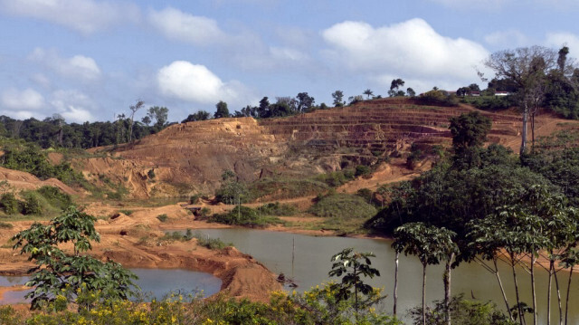 Vue générale du site minier aurifere de Yaou réalisée le 17 septembre 2011 à Maripasoula en Guyane française.