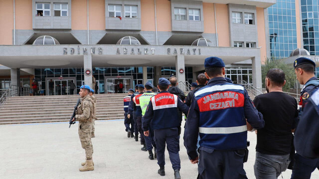 Edirne'de yurt dışına kaçmaya çalışan 16 terör örgütü üyesi yakalandı