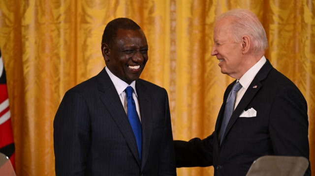 Le président kenyan, William Ruto et son homologue américain, Joe Biden lors d'une conférence de presse conjointe dans la salle Est de la Maison Blanche à Washington, DC, le 23 mai 2024.