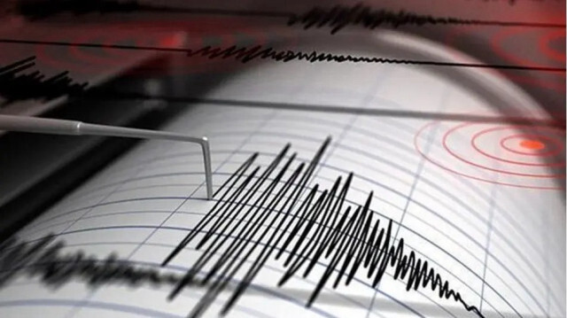 Manisa gece yarısı depremle uyandı