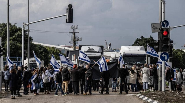 İsrailliler esir takası anlaşması talebiyle Tel Aviv'de yol kapattı