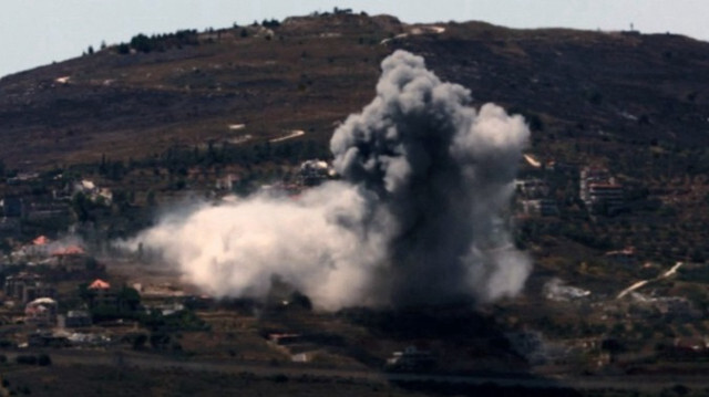 Des volutes de fumée lors d'un bombardement israélien sur le sud du Liban, le 25 juin 2024.