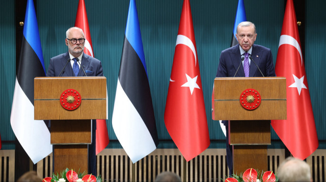 Cumhurbaşkanı Erdoğan, Estonya Cumhurbaşkanı Karis ile ortak basın toplantısı düzenledi.
