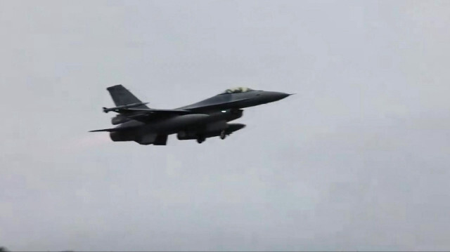Tayvan çevresinde Çin'e ait 37 askeri hava aracı tespit edildi.

