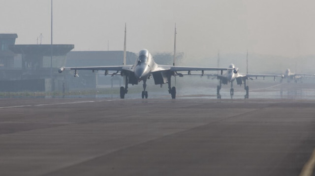 Des avions de chasse chinois se préparant à décoller lors de l'exercice militaire "Joint Sword-2024A" dans un lieu inconnu le 24 mai.