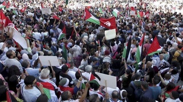 عشرات التونسيين يتظاهرون احتجاجا على جرائم الاحتلال بغزة