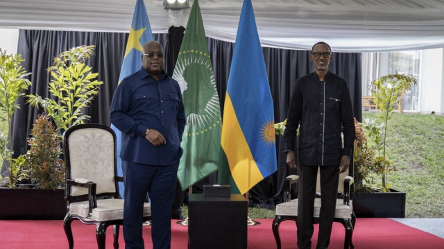 Le président rwandais Paul Kagame et le président de la République démocratique du Congo (RDC) Félix Tshiseked posent pour une photo à l'hôtel Serena de Rubavu, au Rwanda, le 25 juin 2021, où ils se sont rencontrés pour discuter.