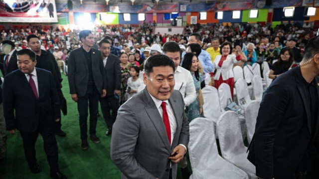 Le Premier ministre mongol Luvsannamsrain Oyun-Erdene arrive à un rassemblement avec les candidats parlementaires du Parti du peuple mongol dans la ville de Zuunmod, en Mongolie, le 26 juin 2024, avant les élections parlementaires du 28 juin.