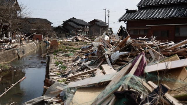Des débris et des dégâts dans la ville de Noto, préfecture d'Ishikawa, le 31 mars 2024, trois mois après le tremblement de terre et le tsunami du Nouvel An.