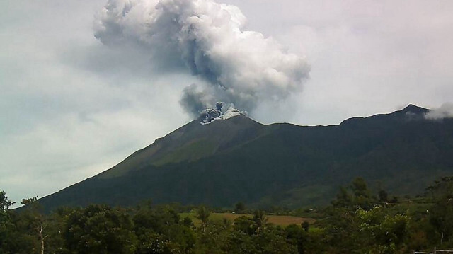 Le volcan Kanlaon dans la ville de La Carlota, province de Negros Occidental, dans le centre des Philippines.