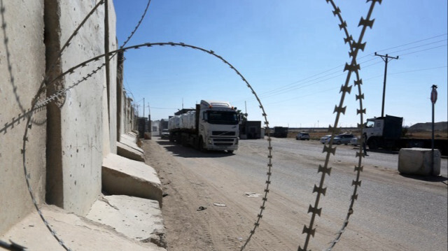 Les opérations militaires israéliennes ont entravé l'acheminement de fournitures humanitaires au poste frontalier commercial Karam Abu Salem dans la Bande de Gaza, le 3 juin 2024.