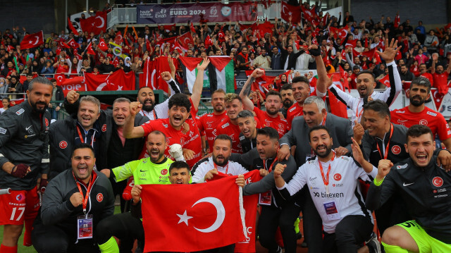 L'équipe turque de football pour amputés s'est imposée 6-0 face à Israël et a rendu hommage à Gaza, lors de son premier match de l'Euro 2024 de football pour amputés.