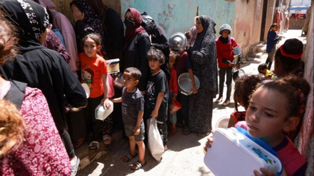 L'ONU et plusieurs ONG ont régulièrement alerté sur un risque de famine généralisée dans l'enclave palestinienne assiégée vivent dans des conditions insoutenables.