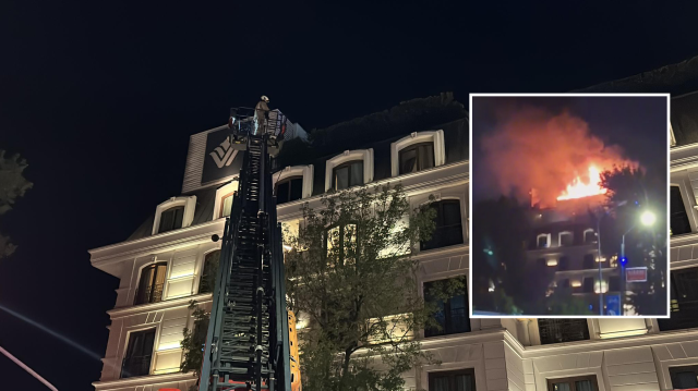 Kadıköy'de lüks otelde çıkan yangın paniğe neden oldu.