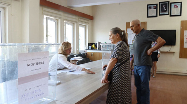Edirne, Kırklareli ve Tekirdağ'da yaşayan çifte vatandaşlar Bulgaristan'daki seçimler için oy kullanmaya başladı
