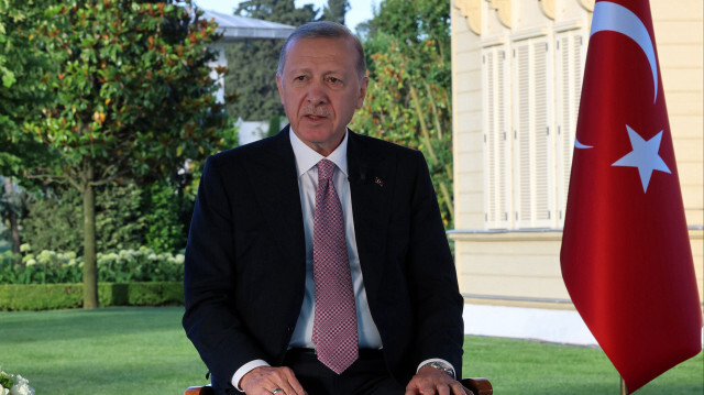 Cumhurbaşkanı Recep Tayyip Erdoğan, "Dünya Tütünsüz Günü ve Çevre Haftası Programı" kapsamında Türkiye ile dünyanın farklı ülkelerinden İstanbul'a gelen gençler ve sporcularla Vahdettin Köşkü'nde buluştu. Cumhurbaşkanı Erdoğan, burada gençlere hitap etti.