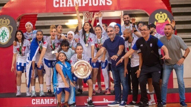 خلال تتويجهن.. لاعبات فريق مغربي لكرة السلة يتضامن مع فلسطين