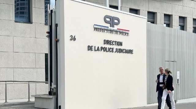 Le parquet de Paris a confirmé ces gardes à vue en "rappelant que le secret de la procédure a pour objectif le respect de l’intimité des personnes qui ont confié leur récit à la seule justice, celui de la présomption d'innocence".