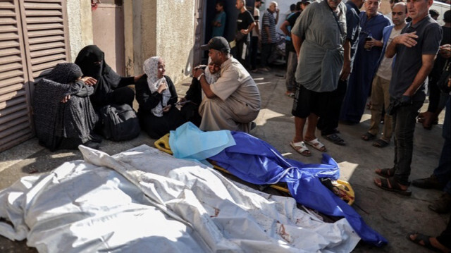 Les corps des Palestiniens tués lors des attaques de l'armée israélienne ont été amenés à l'hôpital des martyrs d'Al-Aqsa dans la ville de Gaza, le 10 juillet 2024.