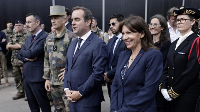 La maire de Paris lors de la cérémonie d'inauguration du camp militaire Alain Mimoun à Paris, le 5 juillet 2024. Le camp accueillera environ 5 000 soldats mobilisés pour assurer la sécurité des Jeux Olympiques de Paris 2024.