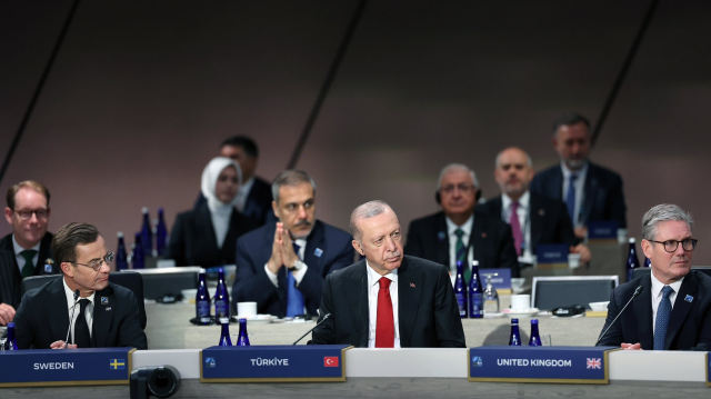 أردوغان يشارك باجتماع رؤساء دول وحكومات وشركاء الناتو