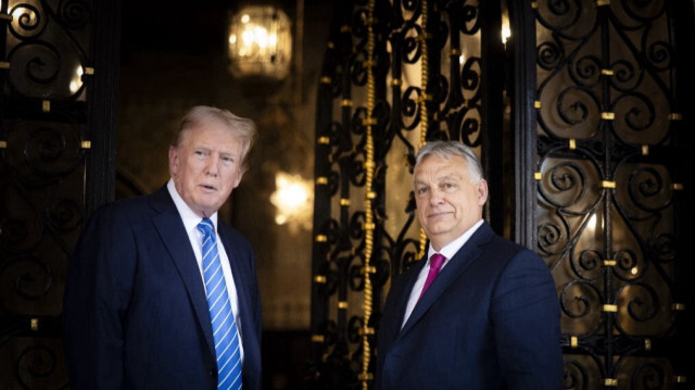 Le Premier ministre hongrois Viktor Orban pose avec l'ancien président américain Donald Trump à Mar-a-Lago, à Palm Beach, en Floride, le 11 juillet 2024.