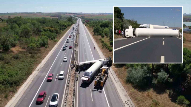 TEM Otoyolu'nda tanker devrildi, İstanbul istikametinde trafik tamamen durdu.