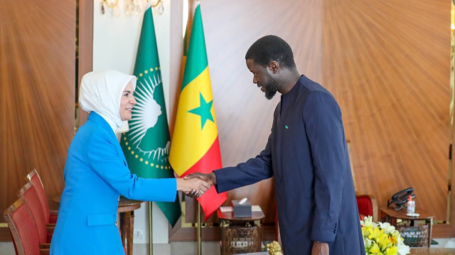 La ministre turque de la Famille et des Services sociaux, Mahinur Özdemir Göktas, a rencontré le président sénégalais Bassirou Diomaye Faye lors d'une visite officielle à Dakar.