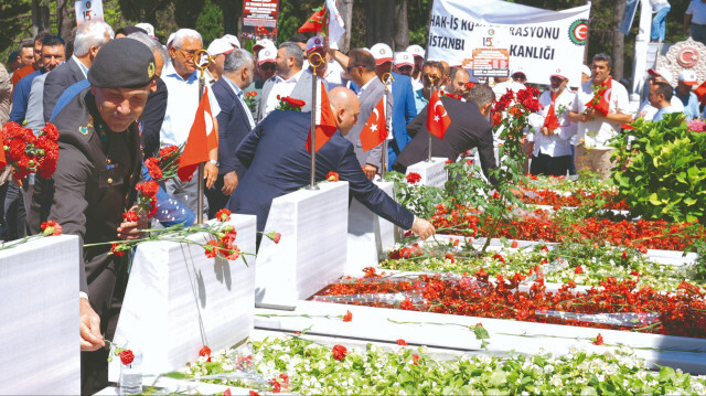 15 Temmuz’un 8’inci yıl dönümünde 252 şehidimizin kabri ziyaretçi akınına uğradı.