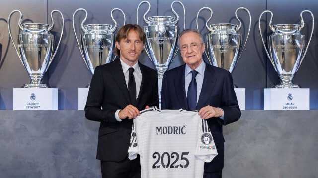 Le joueur de football Luka Modric et le président du Real Madrid Florentino Pérez.