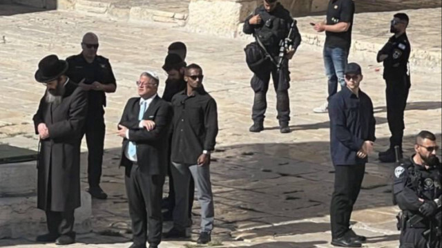 Le ministre israélien de la sécurité nationale, Itamar Ben Gvir lors de son incursion dans la mosquée Al-Aqsa, à Jérusalem-Est occupée, le 17 juillet 2024.
