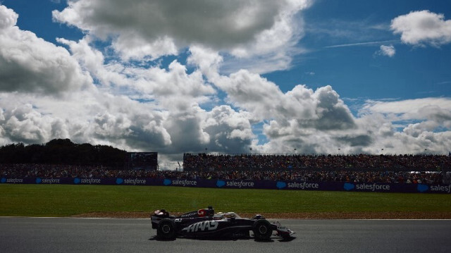 Le pilote danois Kevin Magnussen de l'équipe Haas F1 Team sur le circuit de Silverstone, au centre de l'Angleterre, le 6 juillet 2024.