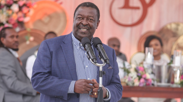 Le président kényan William Ruto a nommé mercredi son ministre des Affaires étrangères, Musalia Mudavadi, au poste de "secrétaire du Cabinet par intérim" pour tous les ministères, près d'une semaine après avoir limogé la quasi-totalité du gouvernement pour tenter de calmer les manifestations qui secouent le pays.