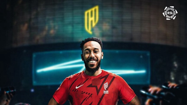 Le joueur gabonais, Pierre-Emerick Aubameyang, signe officiellement au club saoudien d'Al-Qadsiah, le 18 juillet 2024.