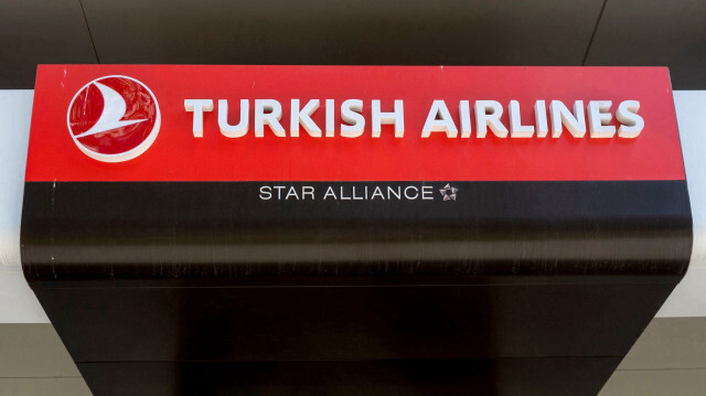 Logo de Turkish Airlines sur un immeuble de bureaux à Istanbul, le 14 novembre 2023.